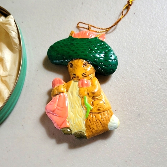1988 Schmid Beatrix Potter Mrs Rabbit Vintage Ornament in decorativeTin - Picture 4 of 5